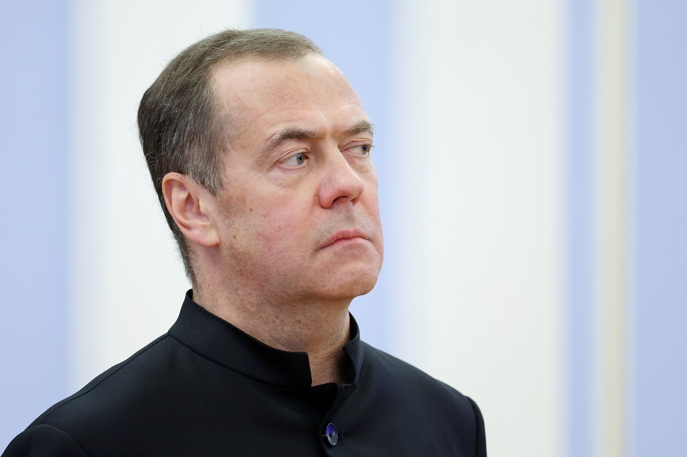 مدفيديف: روسيا لن تكفّ عن صون ذكرى أبطالها