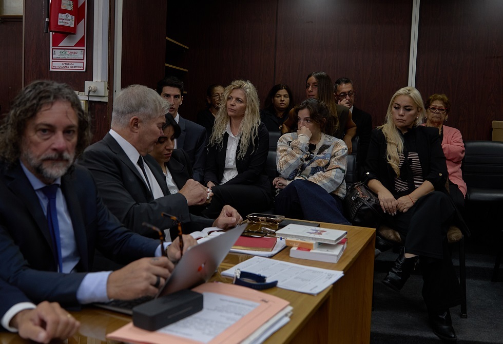 فداحة المشهد تتسبب في انهيار ابنته.. شهادة "خطيرة" أمام المحكمة حول ظروف وفاة الأسطورة مارادونا