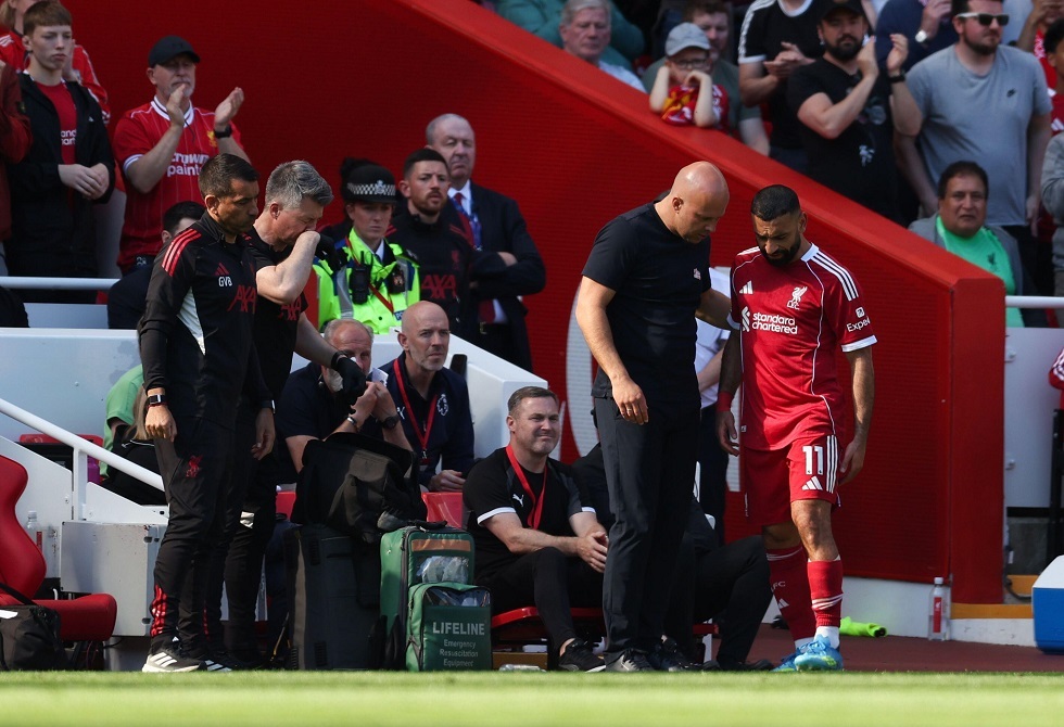 لا يخرج من الملعب إلا لسبب صعب.. أول تعليق من مدرب ليفربول على إصابة صلاح