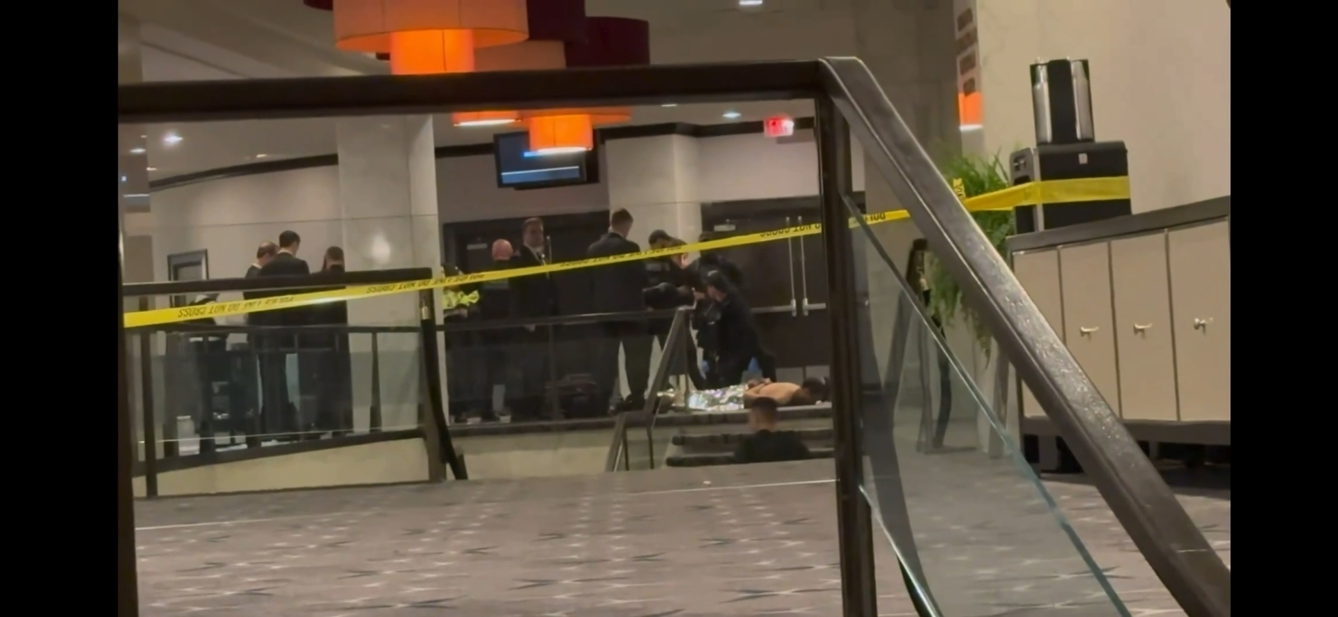 فيديو يوثق لحظة القبض على مطلق النار في حفل مراسلي البيت الأبيض