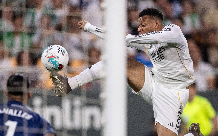 ضربة موجعة لريال مدريد.. مبابي خارج الموسم!