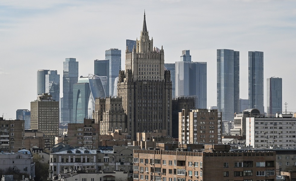 موسكو تستدعي السفير الألماني احتجاجا على لقاء نائب ألماني زعيم جماعية إرهابية مطلوبا دوليا