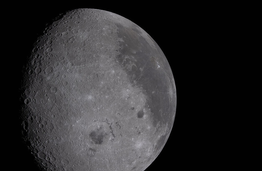 ناسا تخطط لإشعال حريق على سطح القمر!