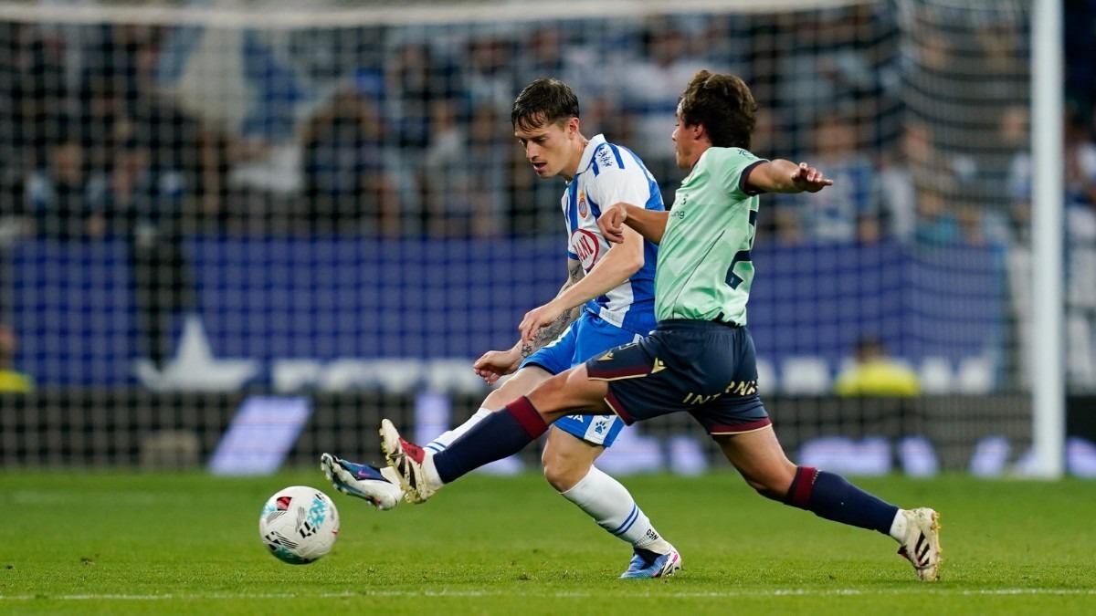 4 دقائق كارثية.. طرد غريب في "الليغا"