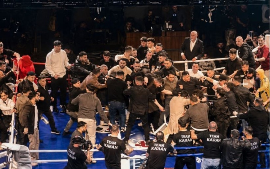 اعتذار تركي لبطل العام الروسي في الملاكمة  (فيديو)