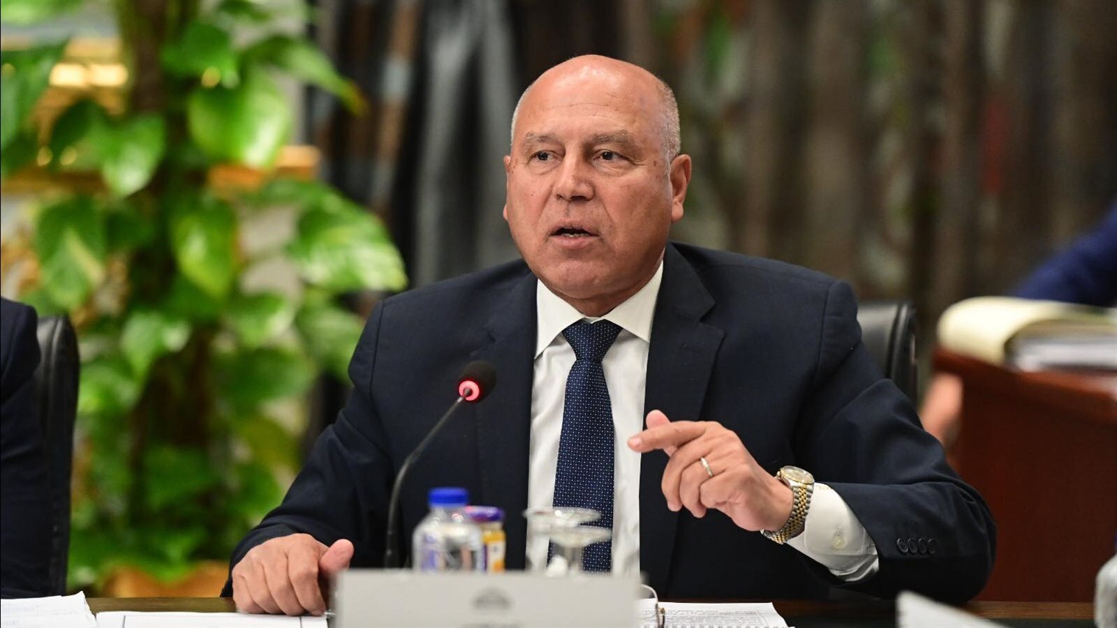 مصر.. حبس محام شهير 6 أشهر لإدانته بسب وقذف وزير