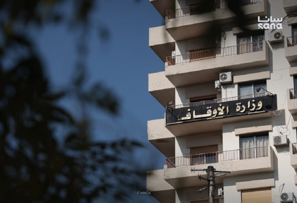 وزارة الأوقاف السورية تنفي شراءها سيارات فارهة (صور)