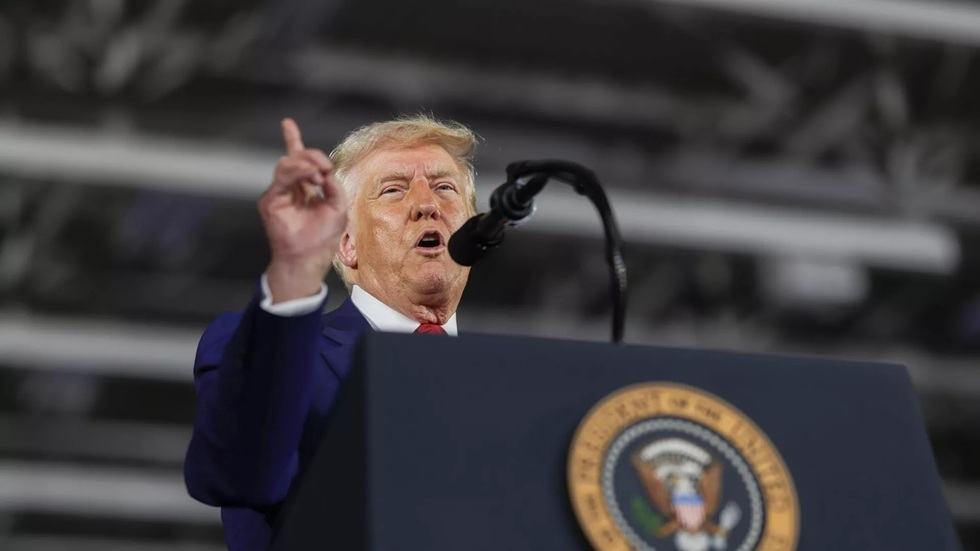 ترامب: أوكرانيا منيت بهزيمة عسكرية