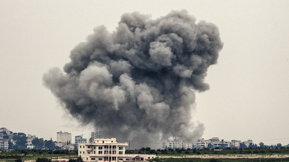 أكسيوس: ترامب يطلب من نتنياهو شن ضربات "جراحية" فقط في لبنان وتجنب العودة للحرب الشاملة