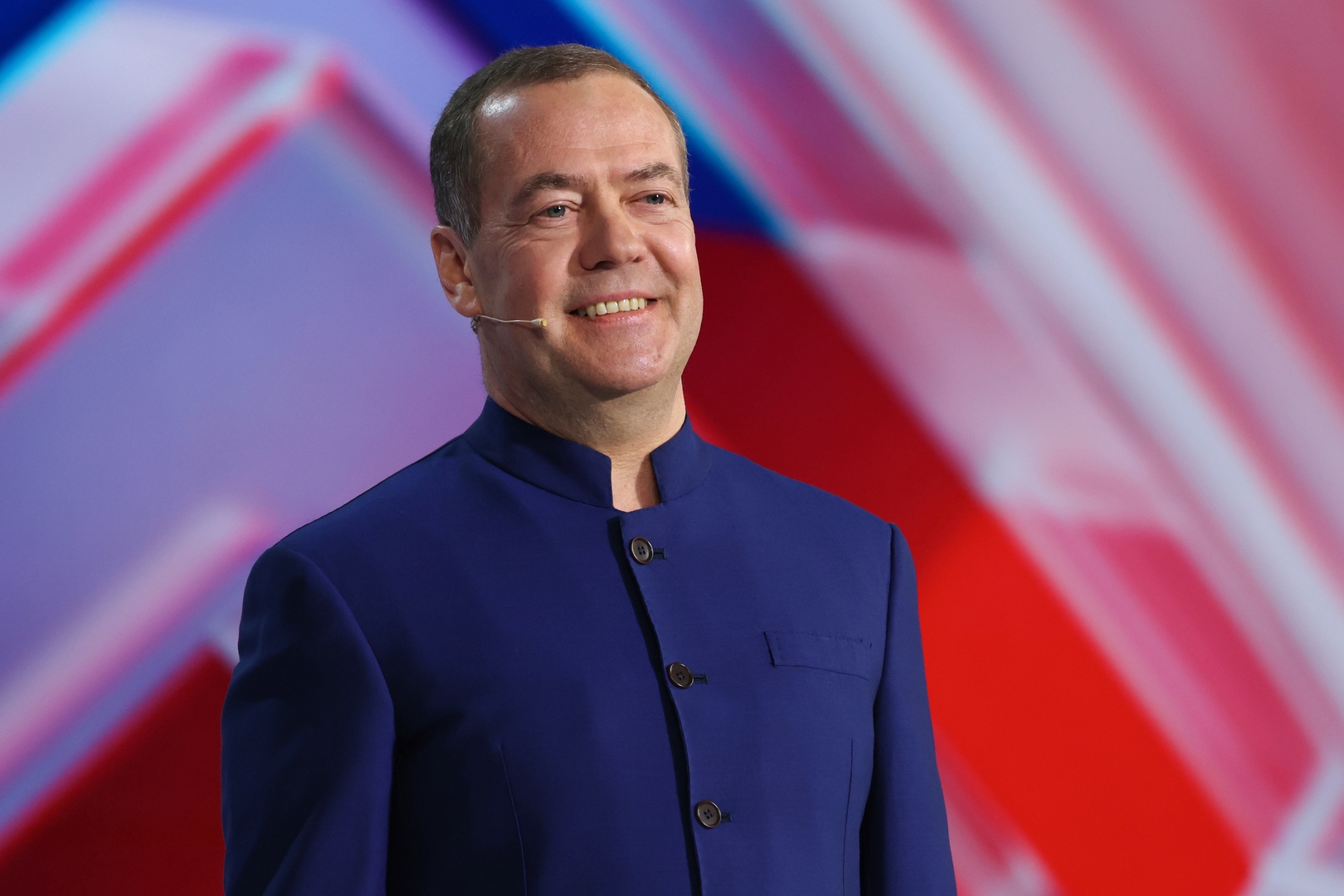 لا أثق به ثقة عمياء.. مدفيديف يتحدث عن التحدي الأكبر في مواجهة الذكاء الاصطناعي