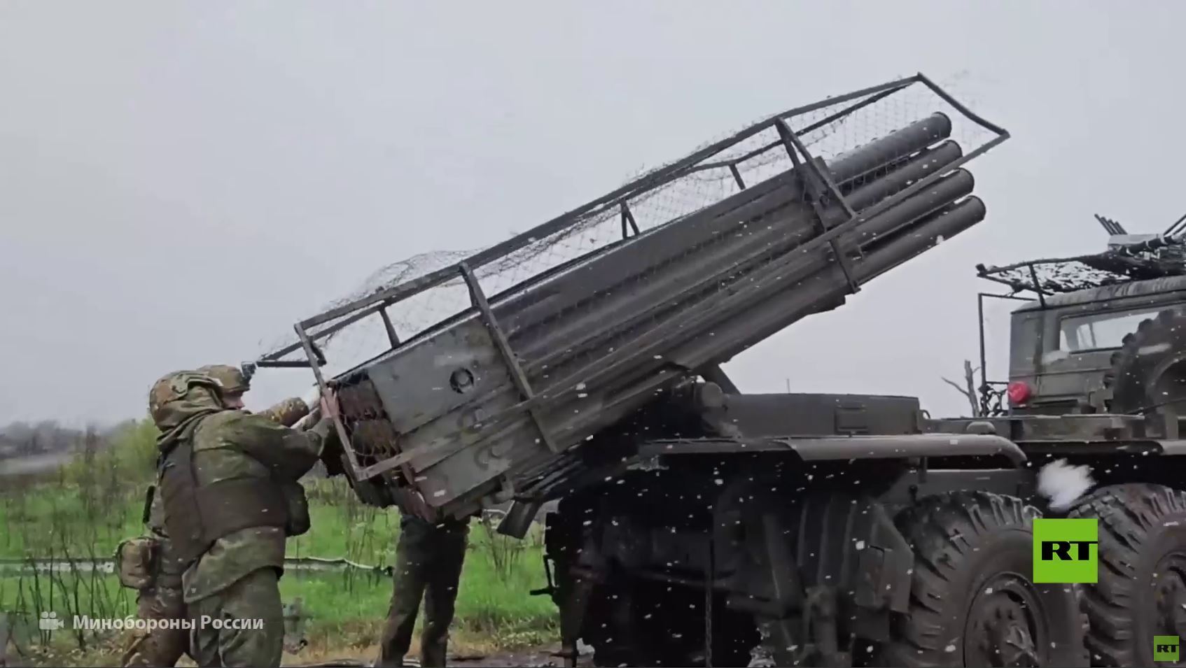 جمهورية دونيتسك.. راجمة الصواريخ الروسية "غراد" تستهدف مواقع أوكرانية