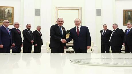 بوتين لباشينيان: الجمع بين عضوية الاتحاد الجمركي الأوروبي والاتحاد الأوراسي في آن واحد أمر مستحيل