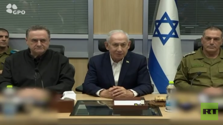 نتنياهو: بالتنسيق الكامل مع ترامب سنواصل سحق النظام بإيران ونقصف الجسور والبنية التحتية