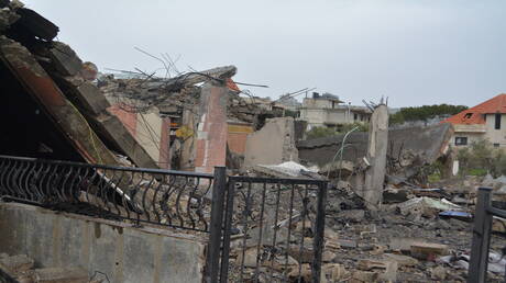 مراسلنا: قتلى وجرحى إثر غارات إسرائيلية مكثفة على شرق وجنوب لبنان