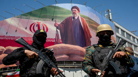 المرشد الإيراني مجتبى خامنئي: لن نترك المعتدين الذين هاجمونا دون عقاب وسنطالب بتعويضات عن الخسائر