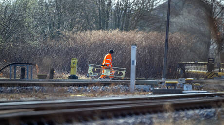 تركيا تعيد تشغيل خط سكة حديد محاذية للحدود مع سوريا