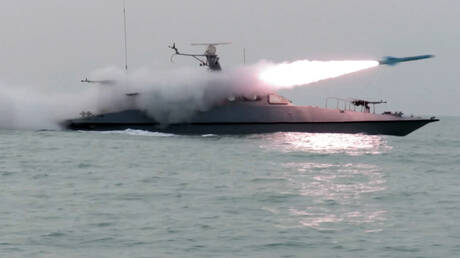 عاجل - ترامب: سندمر "سفن الهجمات السريعة" المتبقية لدى إيران في حال محاولتها كسر الحصار 