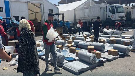 الهلال الأحمر السوري يبدأ توزيع مساعدات غير غذائية في السويداء