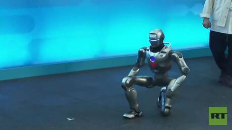 الصين.. روبوتات شبيهة بالبشر تخطف الأنظار في معرض تقني بهونغ كونغ