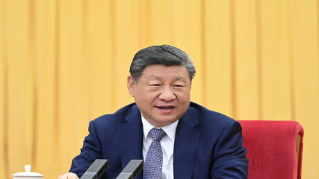 ‏الرئيس الصيني يؤكد باتصال مع ولي العهد السعودي ضرورة عودة الملاحة في هرمز