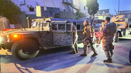 عاجل - وزارة الصحة: المحاولات مستمرة لإنقاذ الصحفية آمال خليل العالقة تحت الركام في بلدة الطيري جنوب لبنان 