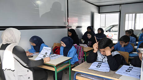 لبنان.. "حزب الله" و"أمل" يطالبان بتأجيل امتحانات الشهادة الثانوية وإلغاء الشهادة المتوسطة