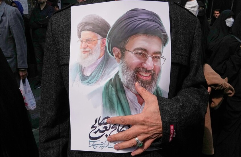 المرشد الأعلى في إيران: علينا أن نحبط العدو ونهزمه في مرحلة الجهاد الاقتصادي والثقافي