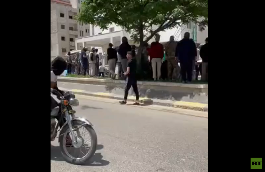 توتر أمني في إدلب السورية بعد تجمع مقاتلين أجانب أمام فرع الأمن الجنائي مطالبين بالإفراج عن زميل لهم