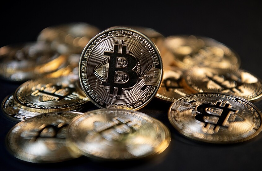 سعر البيتكوين يقفز إلى أعلى مستوى منذ 31 يناير