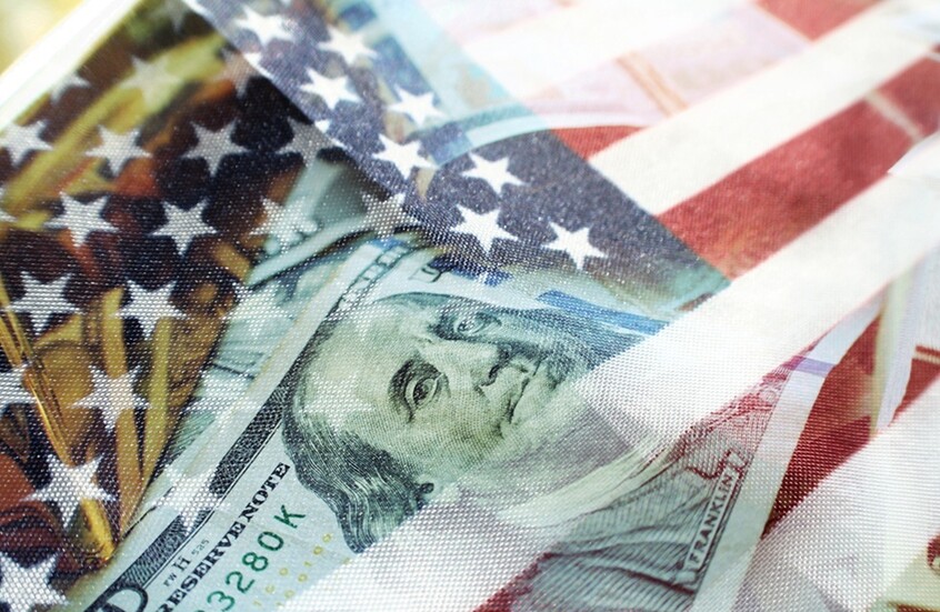 الدين الوطني الأمريكي يتجاوز 100% من الناتج المحلي الإجمالي: تحذيرات من "مسار قاتم"