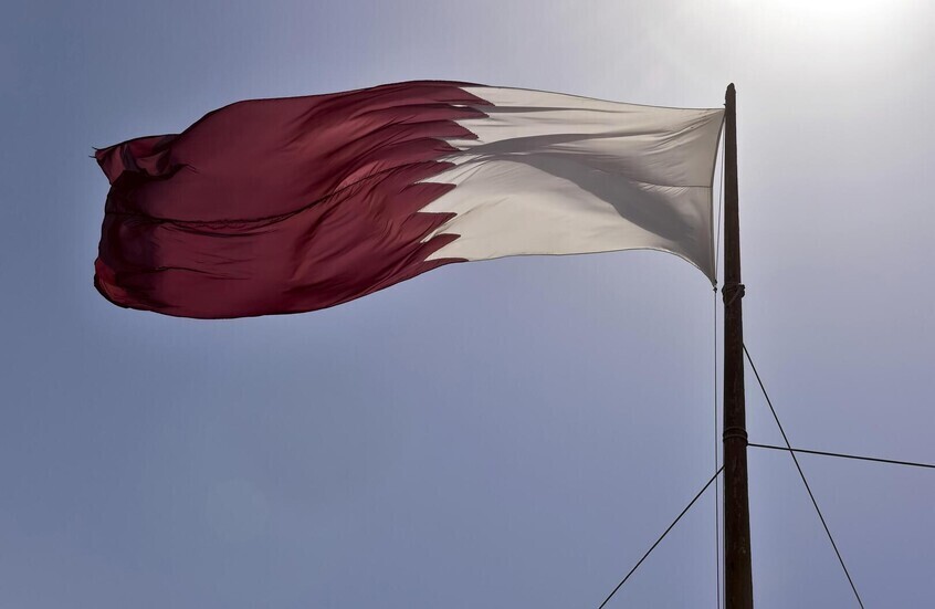 أمير قطر يتصل بالرئيس الإماراتي ويؤكد تضامنه الكامل بعد الهجمات الإيرانية