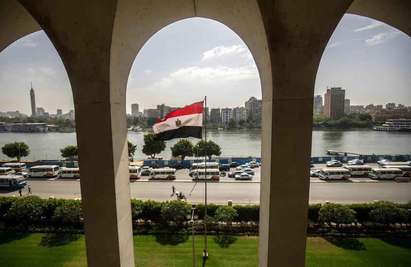 "أمن الخليج خط أحمر واقتصاد العالم على المحك".. مصر تحذر من تداعيات التصعيد الإيراني