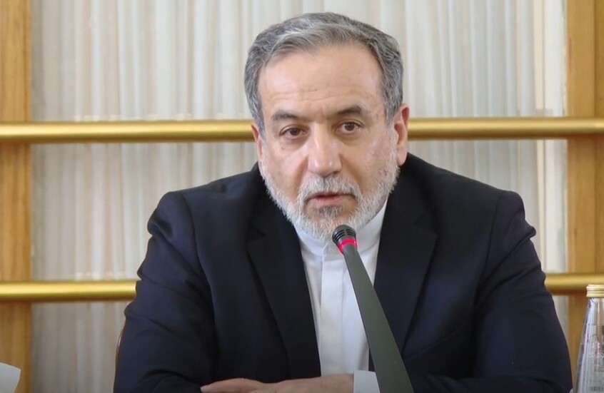 مستبقا زيارة ترامب إلى بكين.. وزير الخارجية الإيراني يزور الصين
