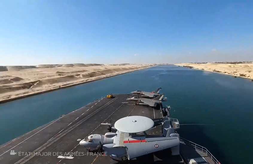 بتقنية تايم لابس.. مشاهد لحاملة الطائرات الفرنسية "شارل ديغول" تعبر قناة السويس