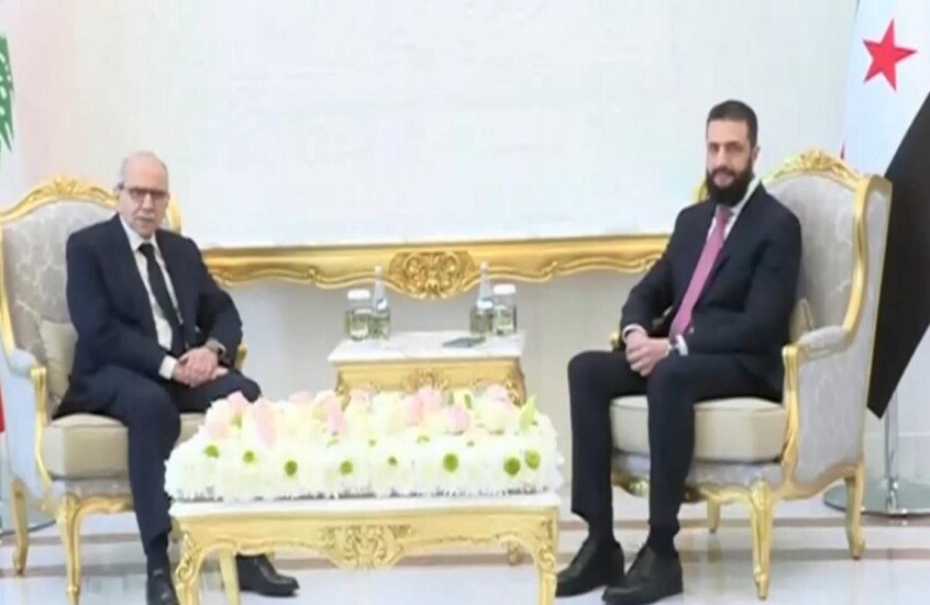 الشرع يستقبل رئيس الحكومة اللبنانية في دمشق (فيديو+صورة)