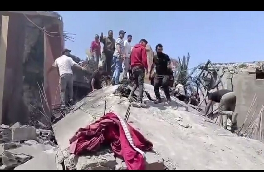 10 قتلى في غارة إسرائيلية على مبنى يؤوي نازحين في السكسكية جنوبي لبنان وجار رفع الأنقاض (فيديوهات)