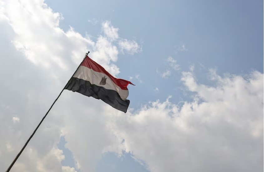 مصر.. كشف تفاصيل مخطط للاستيلاء على أرض أسرة رئيس دولة عربية