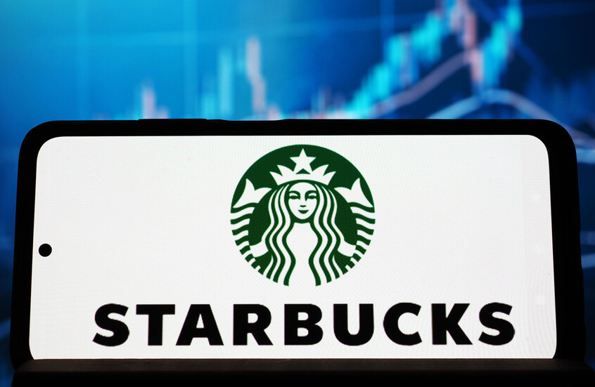 إعادة هيكلة داخل ستاربكس في أمريكا تشمل إغلاق فروع وتسريح 300 من الإداريين