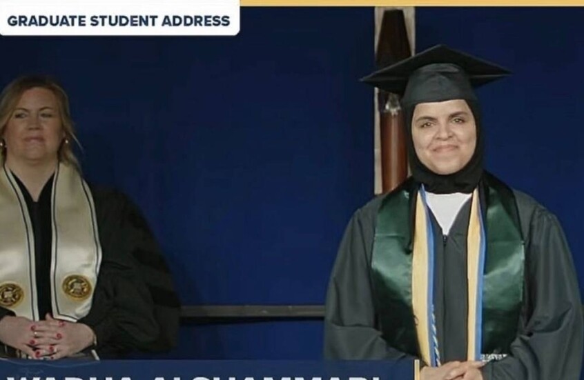 أول صماء سعودية تختار متحدثة باسم خريجي الدراسات العليا بجامعة جالوديت الأمريكية (فيديو)
