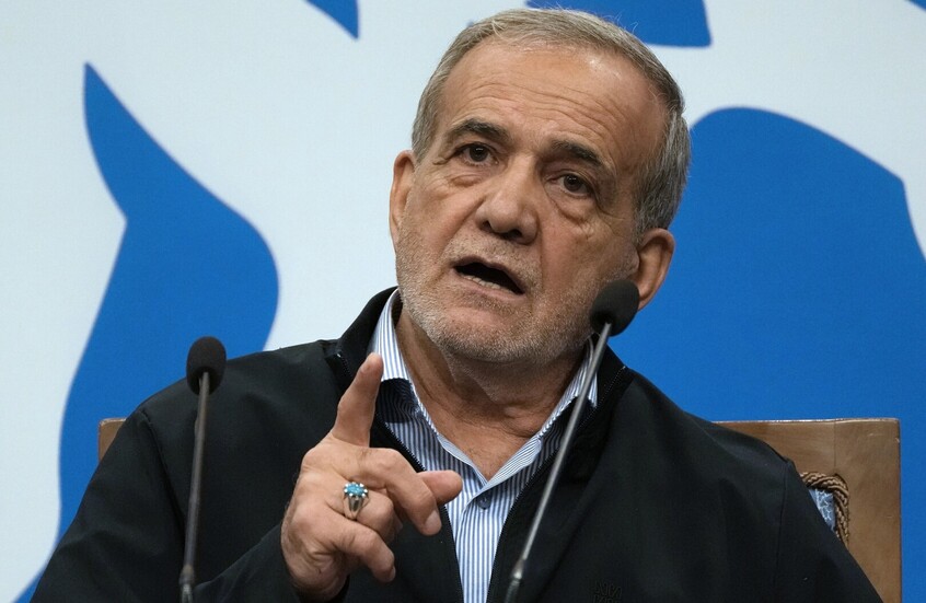 الرئيس الإيراني: لن نحني رؤوسنا أمام العدو (فيديو)