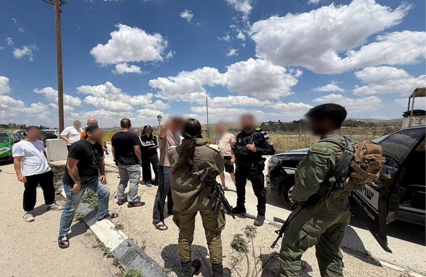 حادث خطير يشعل الحدود.. إسرائيليون يتسللون إلى لبنان لالتقاط الصور والجيش يعتقلهم فورا