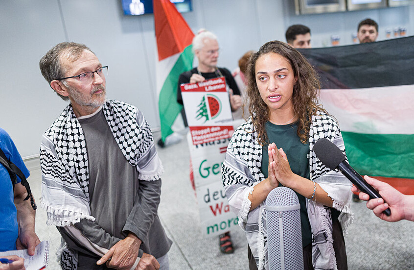 الخارجية الإسرائيلية تتهم نشطاء "أسطول الحرية" بتزييف إصاباتهم