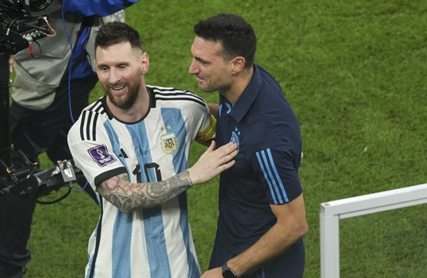 مدرب منتخب الأرجنتين يزف خبرا سارا لمشجعي ميسي قبل انطلاق كأس العالم