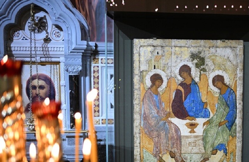 عيد الثالوث الأقدس.. المعنى الروحي والتقاليد والموروث الشعبي