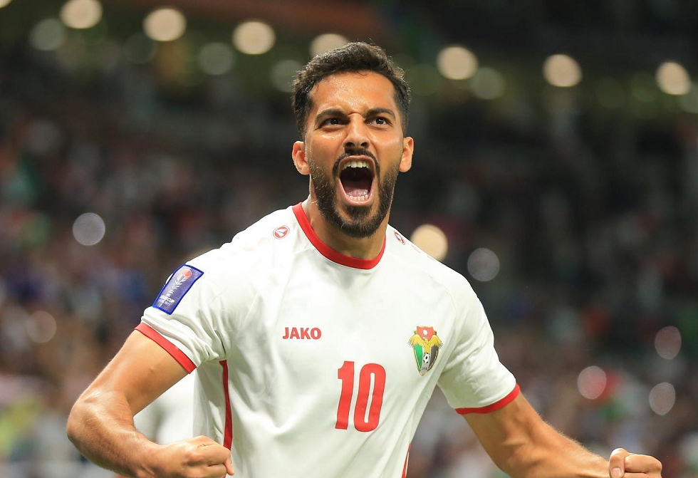 الأردني موسى التعمري يرد على تصريح "مستفز" لمدرب جزائري بشأن مواجهة كأس العالم 2026