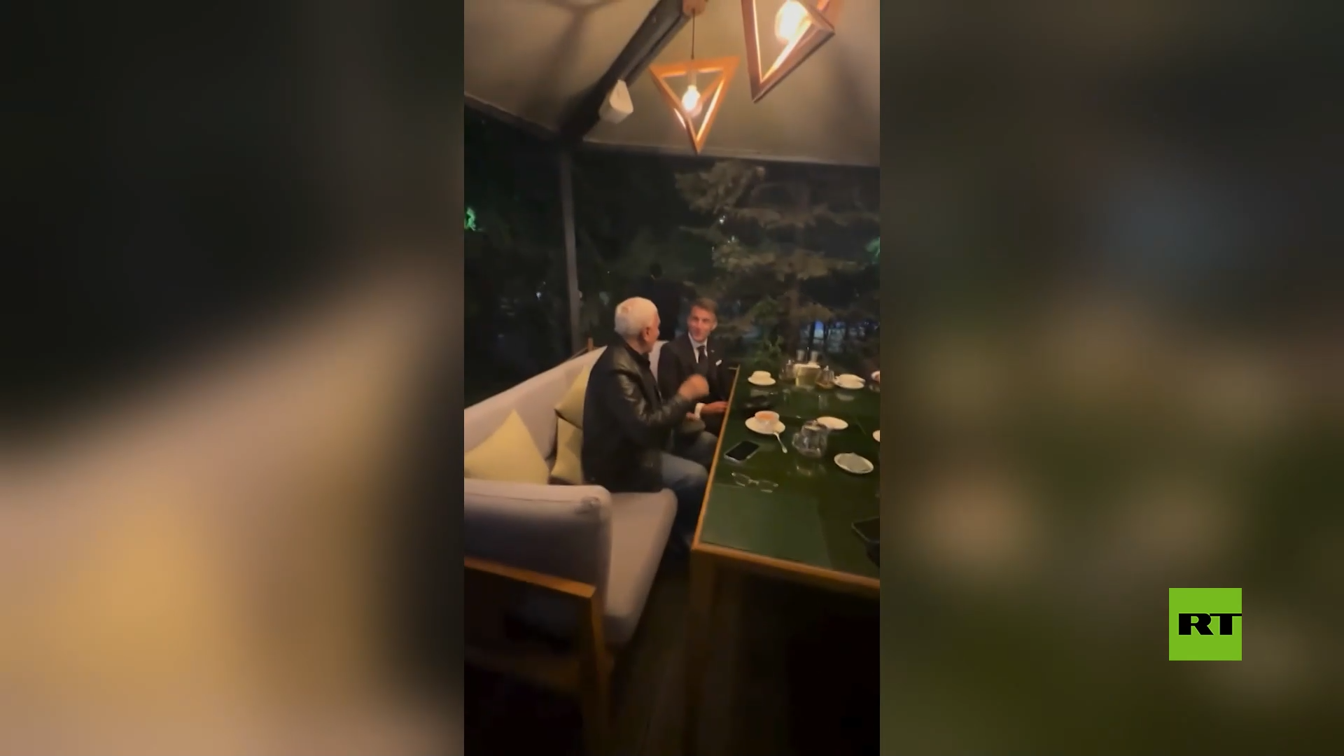 بعد "لا بوهيم".. ماكرون يواصل جولته الغنائية في مقهى يريفان بنشيد "لا مارسييز"