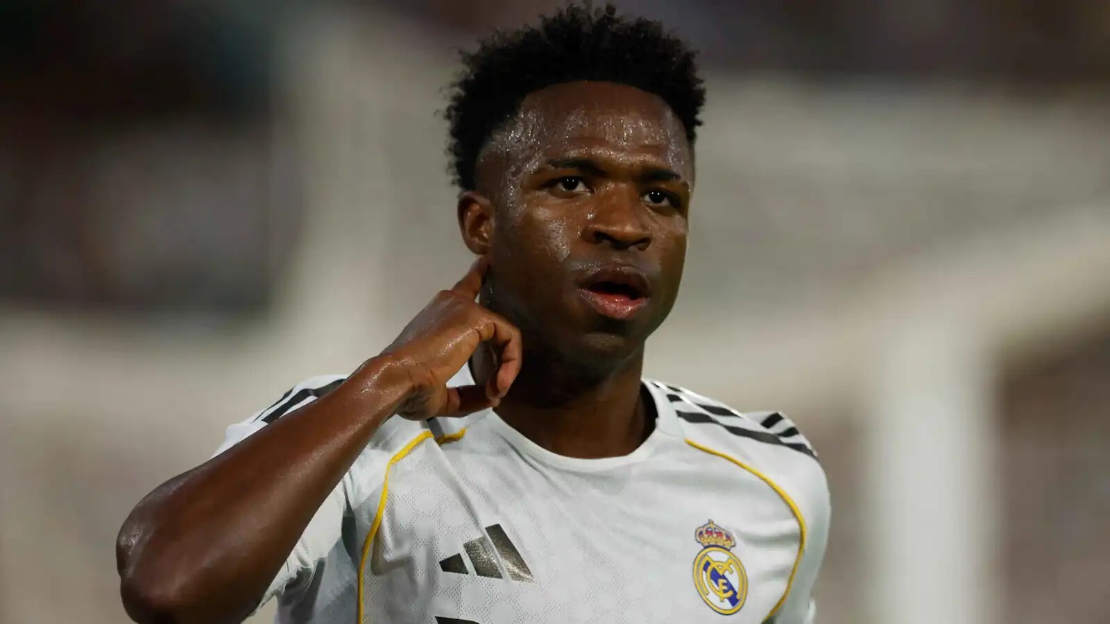 فينيسيوس جونيور يوقف مفاوضات تجديد عقده مع ريال مدريد