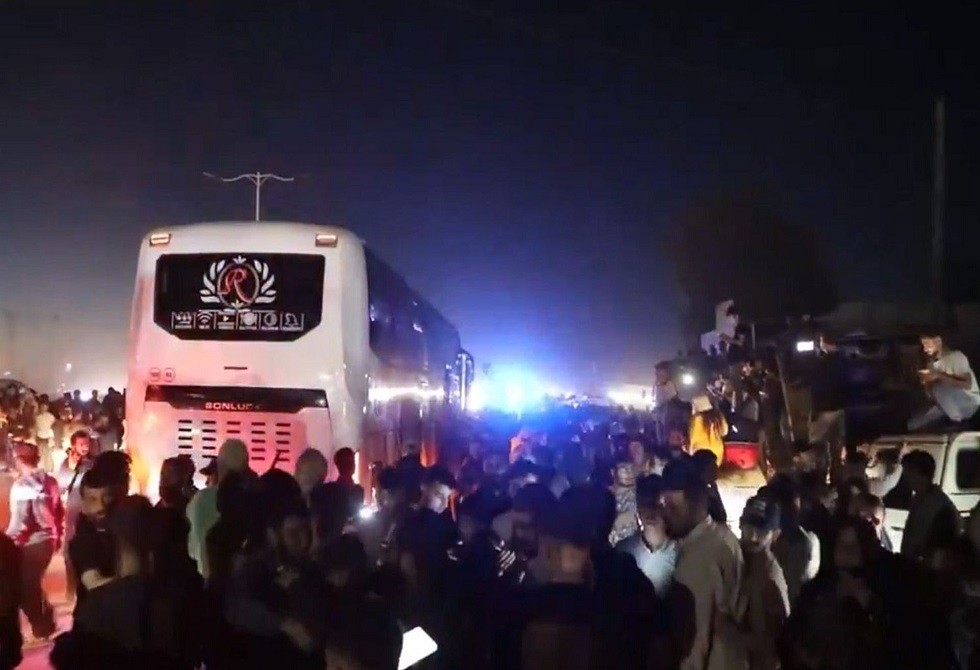 قتيل وجرحى بإطلاق نار عشوائي خلال استقبال سجناء تابعين لـ"قسد" أفرجت عنهم الحكومة السورية
