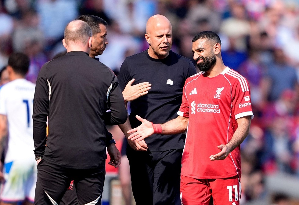 ليفربول يستقر على بديل آرني سلوت ويتخذ أول خطوة لتحقيقه