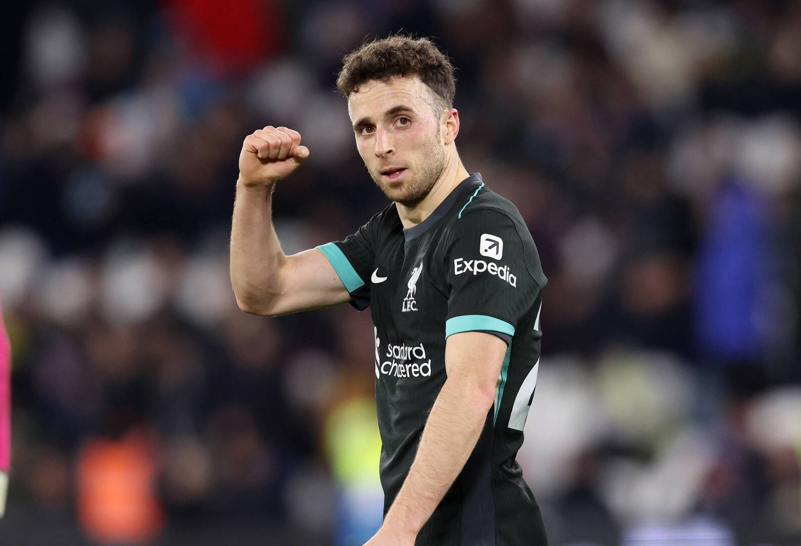 ليفربول يزيح الستار عن صور النصب التذكاري لتكريم لاعبه الراحل ديوغو جوتا